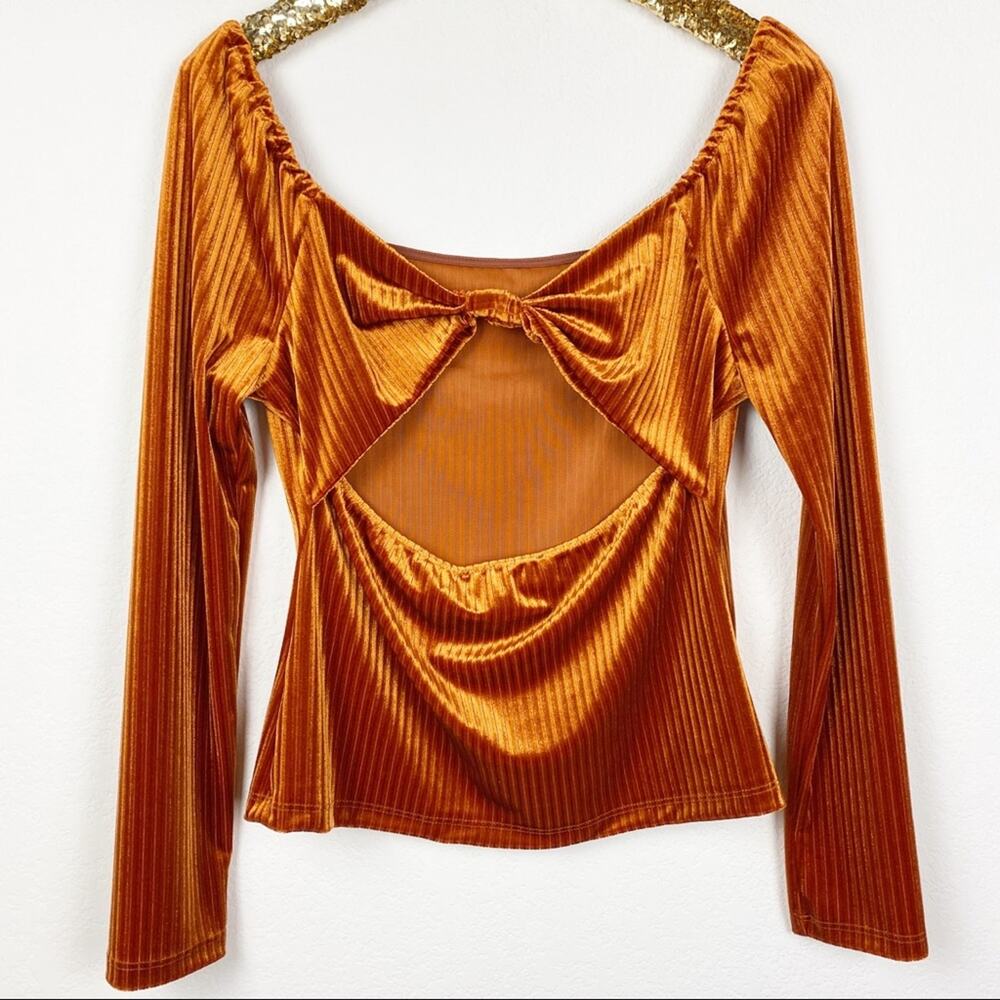 All In Favor • Long Sleeve Cutout Ribbed Top - Picture 11 of 12